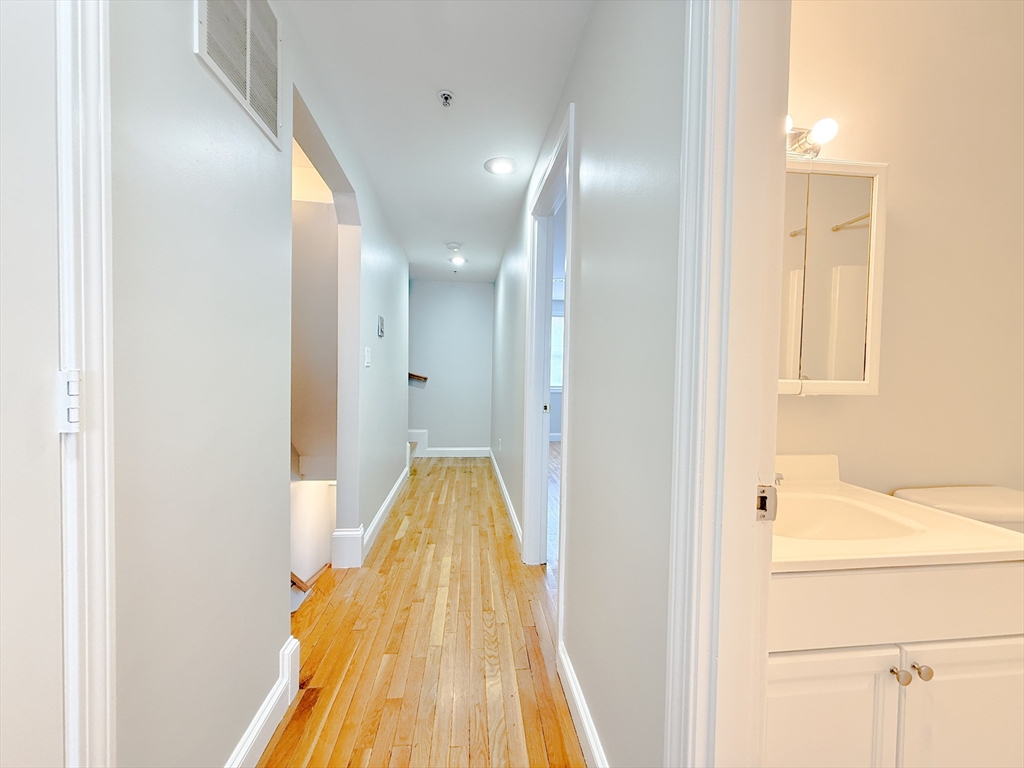40-48 Vaughan Ave # 3