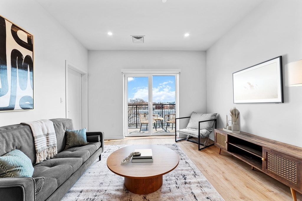 500 Talbot Ave # 311