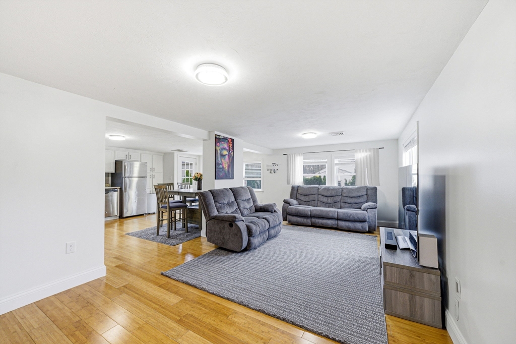 39 Brook St
