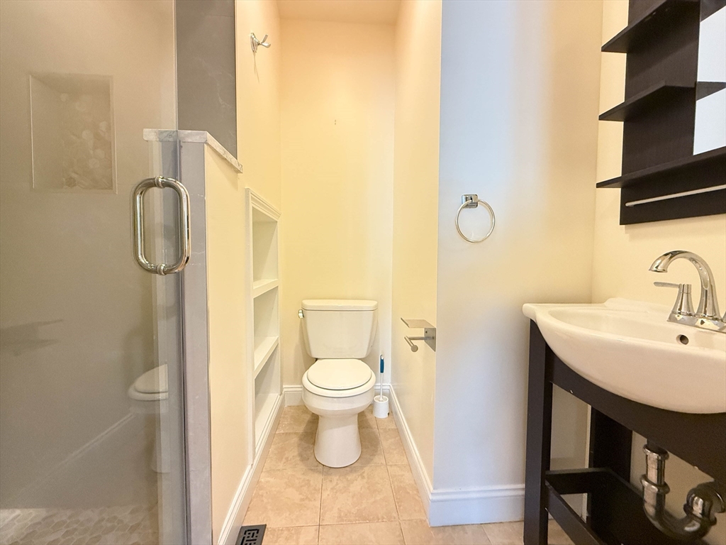 17 Tremlett St # 1