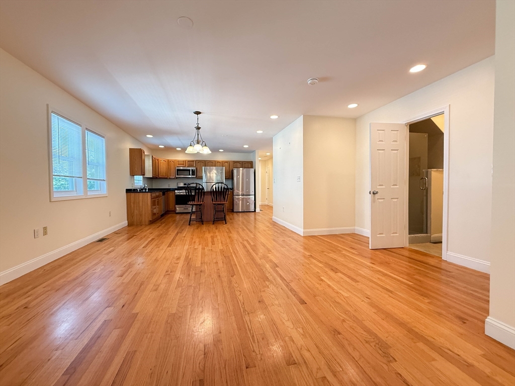 17 Tremlett St # 1