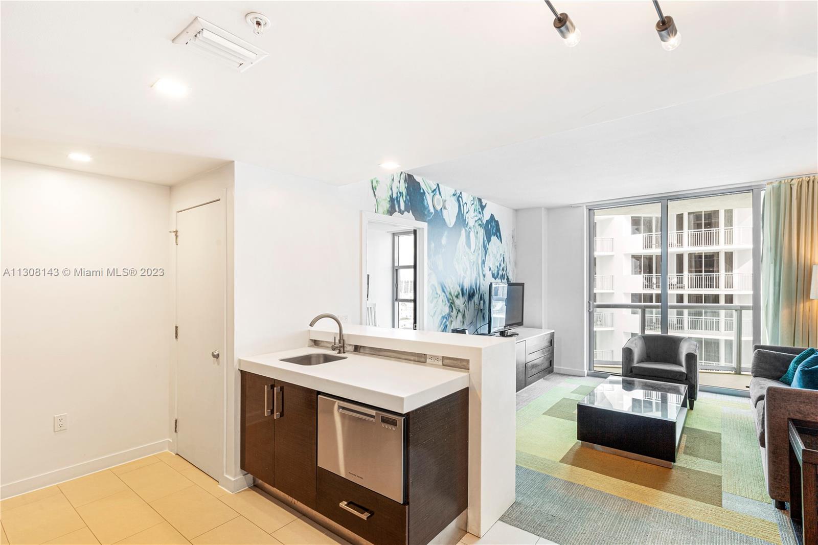 17315 Collins Ave # 1808
