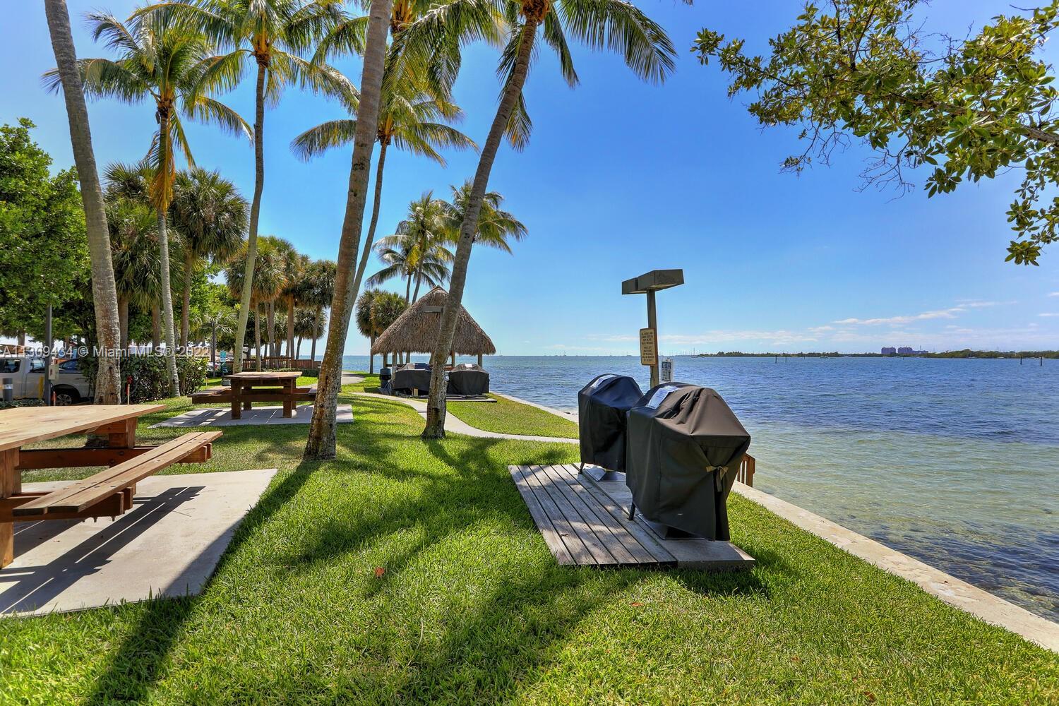 3 Grove Isle Dr # C807