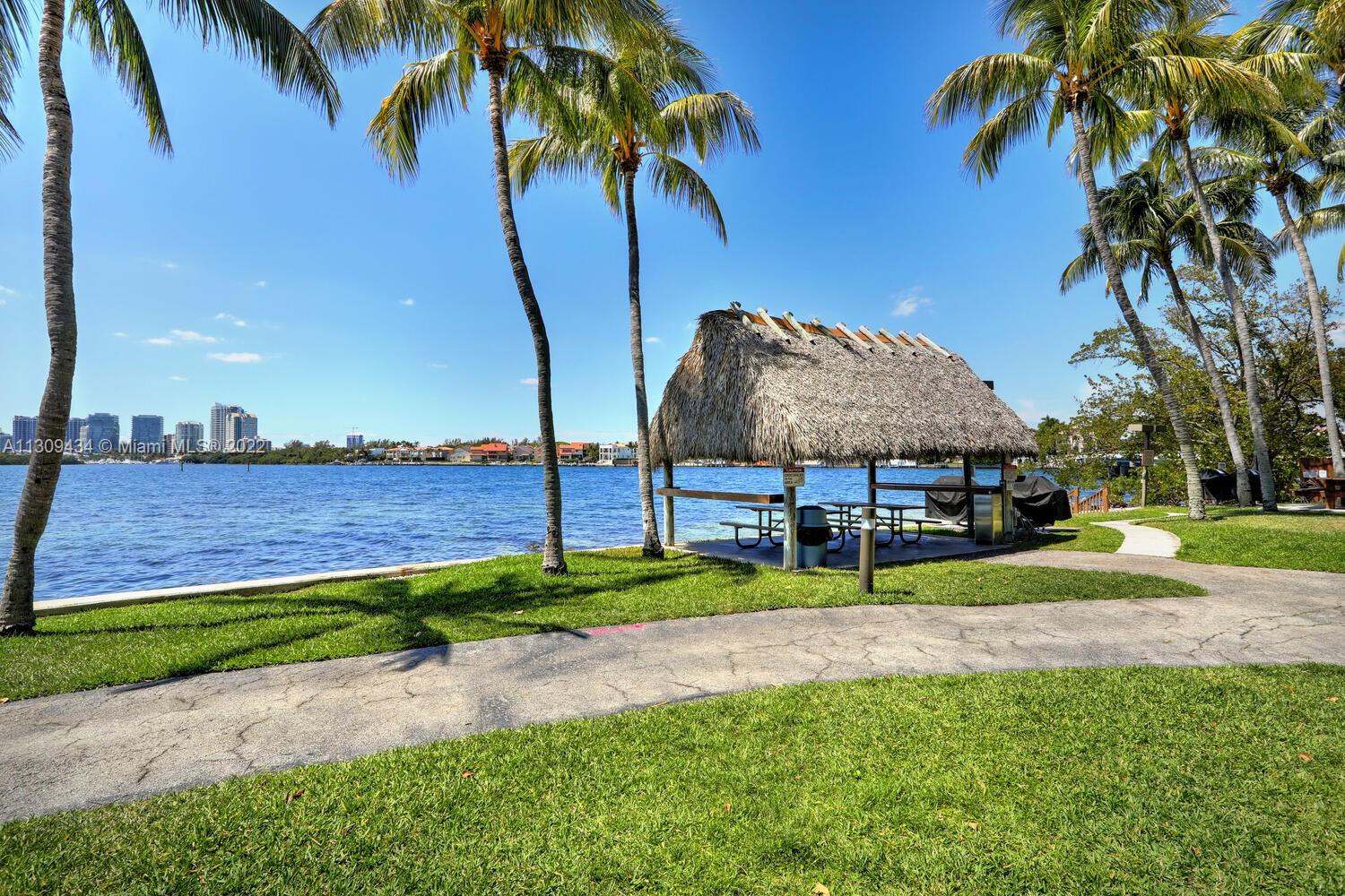 3 Grove Isle Dr # C807