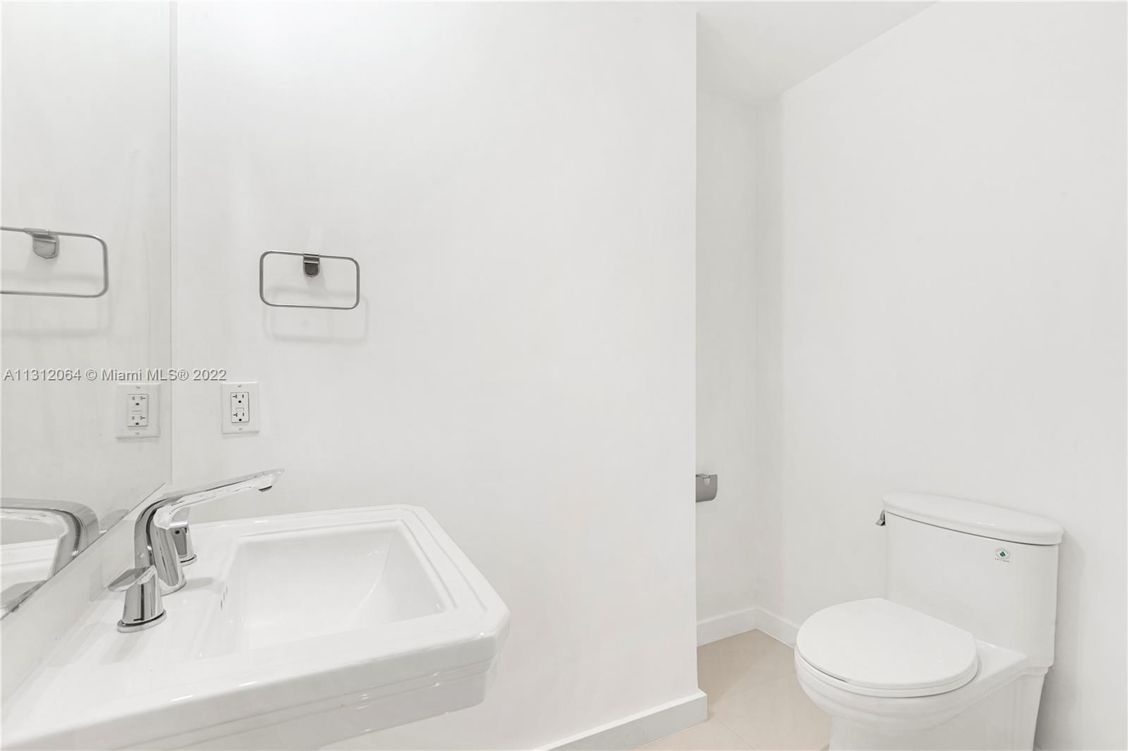 1010 SW 2nd Ave # 2004