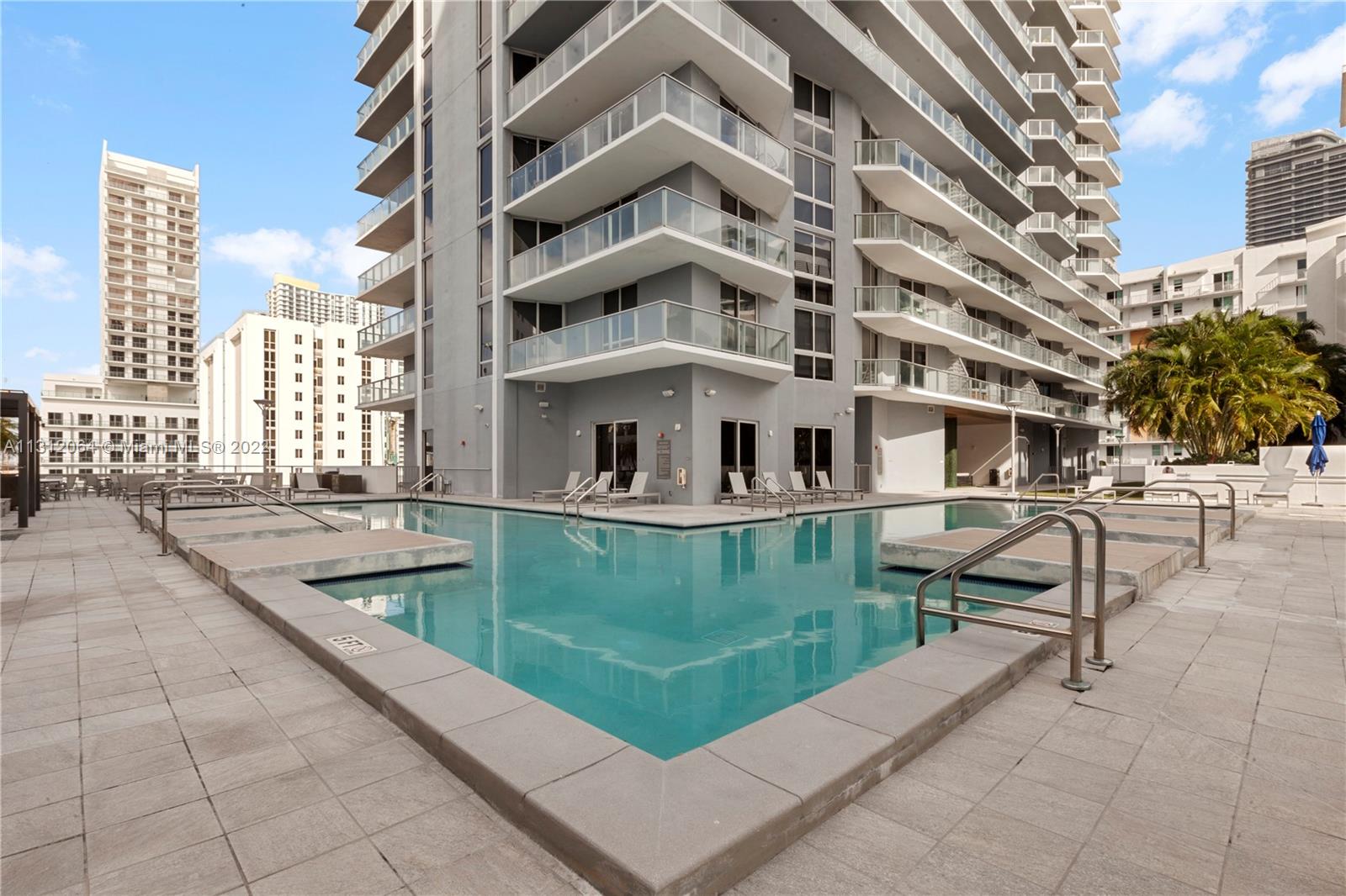 1010 SW 2nd Ave # 2004