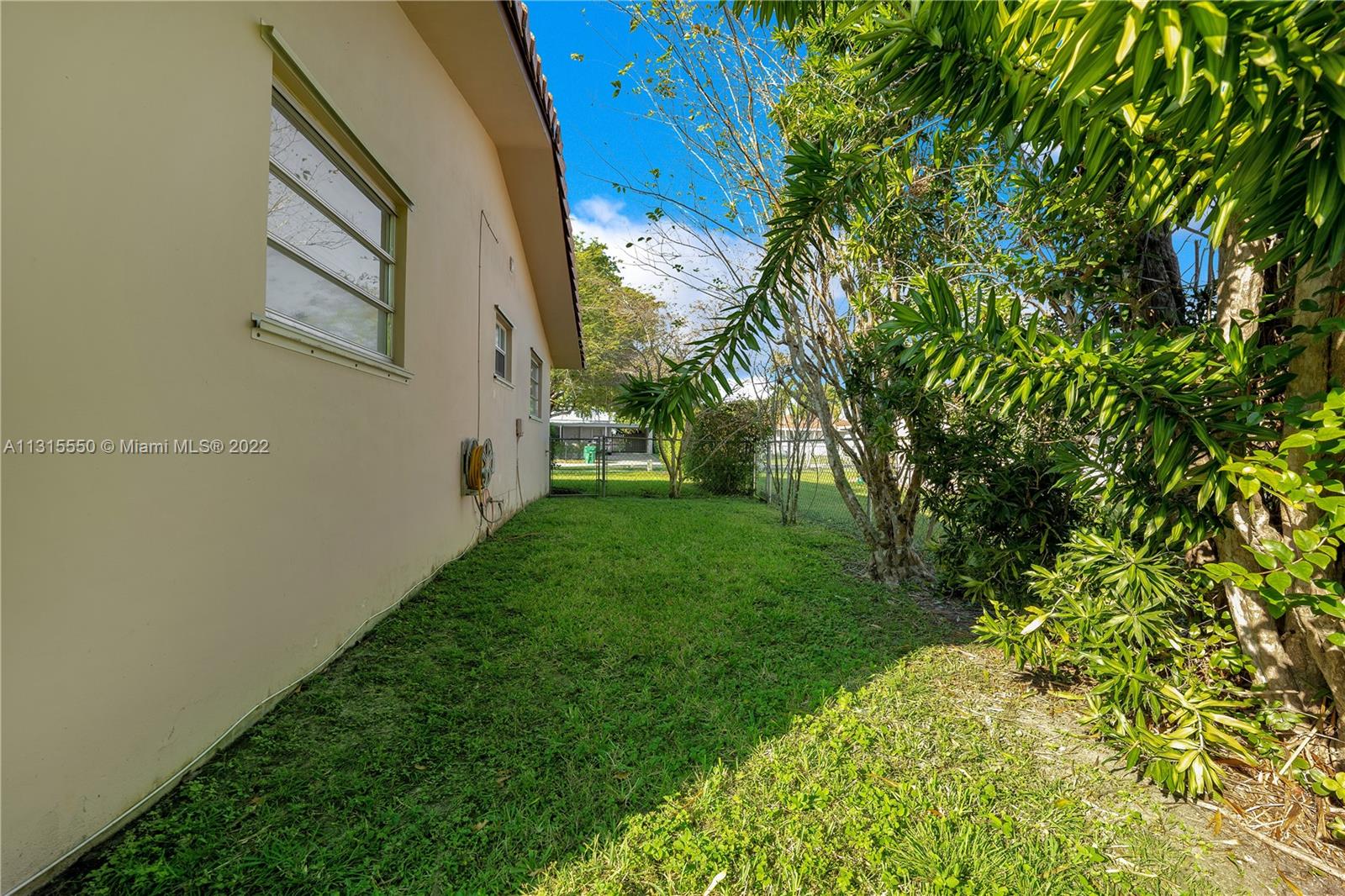 2021 SW 100th Ave