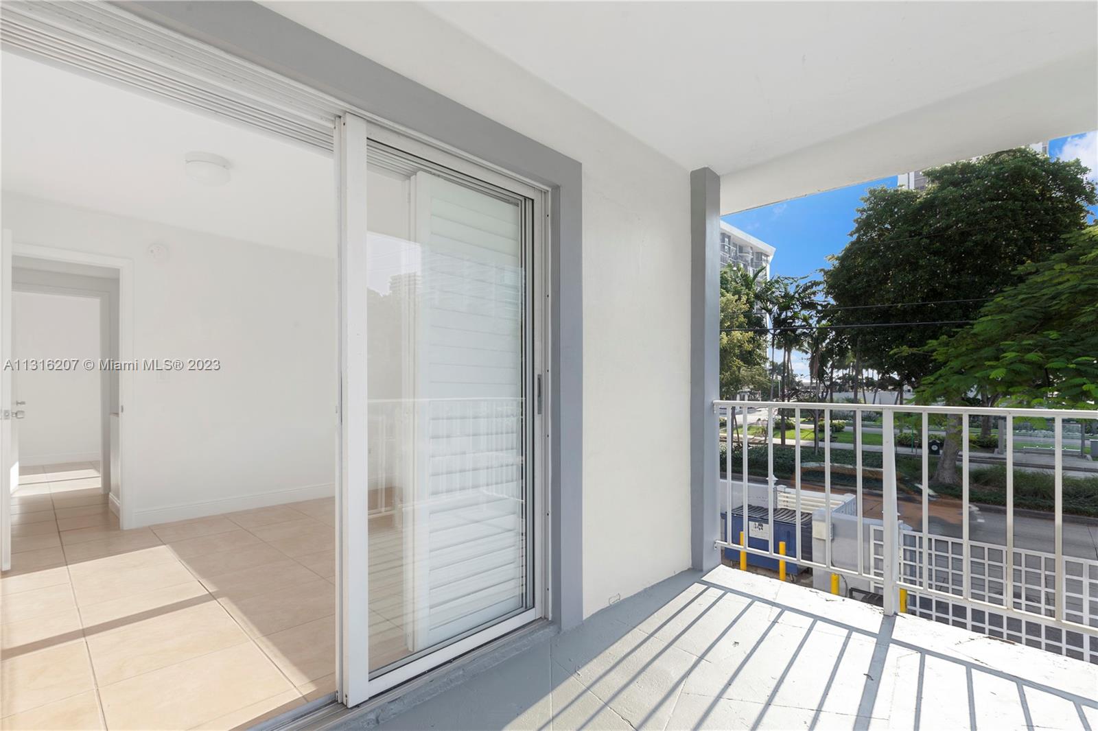1950 Brickell Ave # 102
