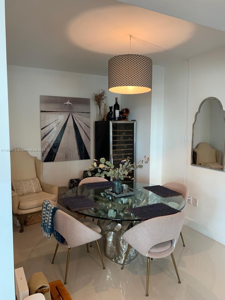 460 NE 28th St # 801