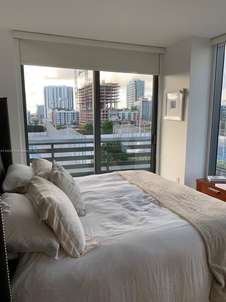 460 NE 28th St # 801