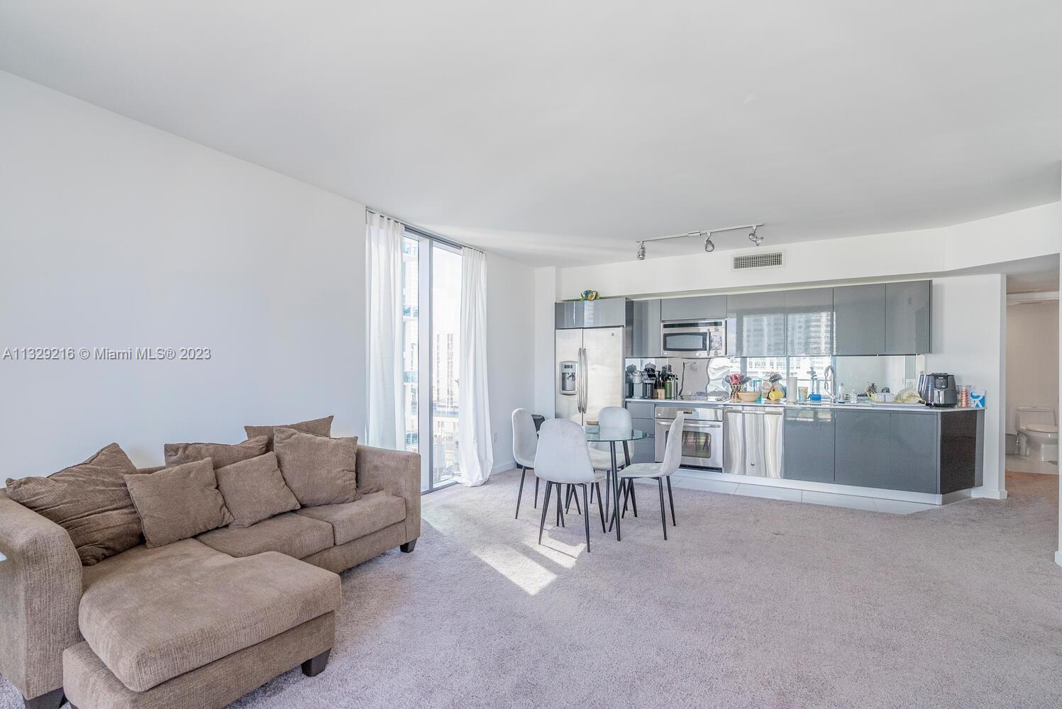 31 SE 6th St # 1002