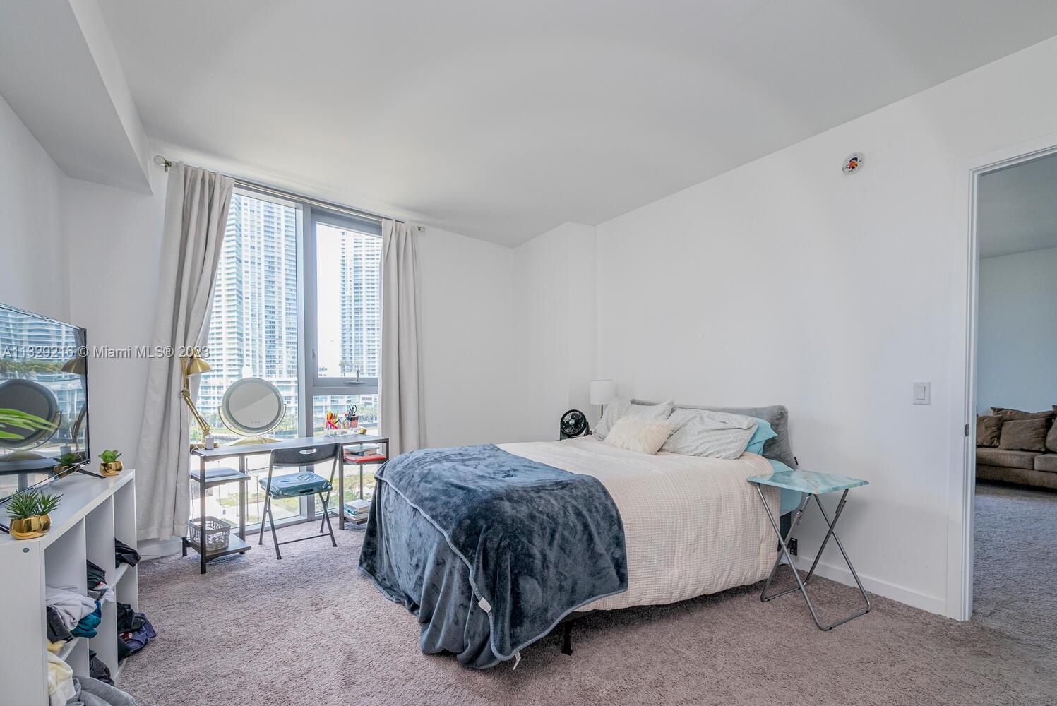 31 SE 6th St # 1002