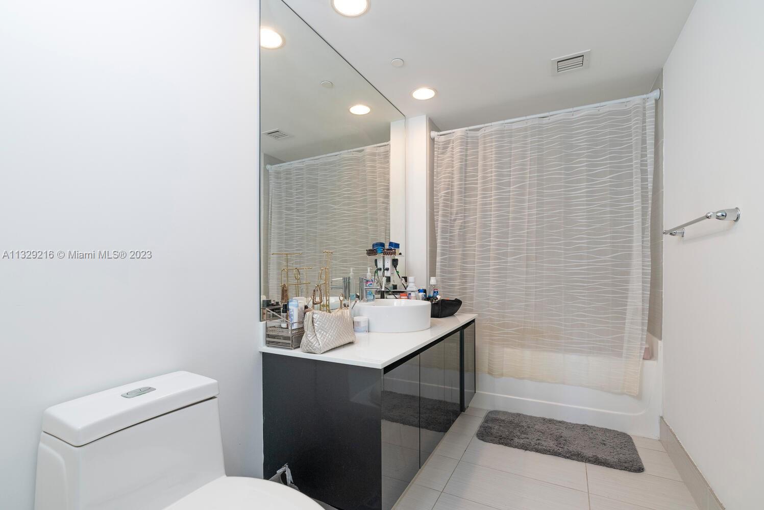 31 SE 6th St # 1002