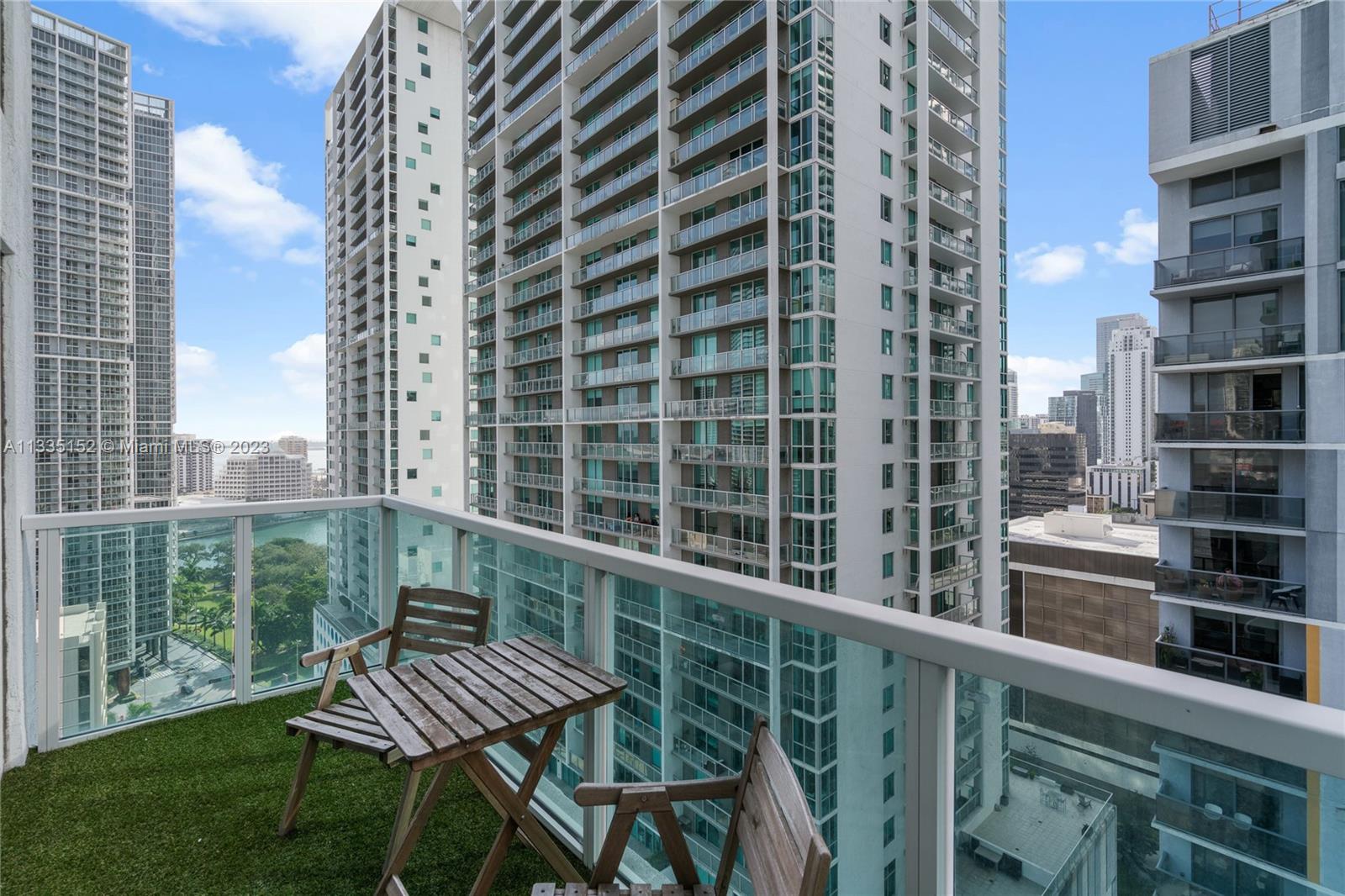 41 SE 5th St # 1302