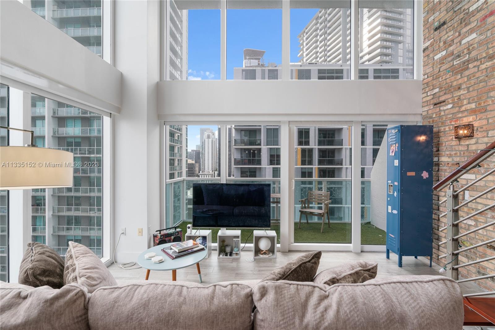 41 SE 5th St # 1302