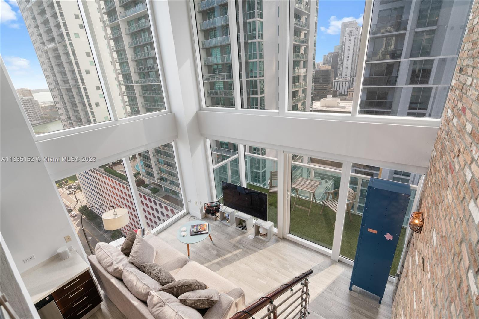 41 SE 5th St # 1302