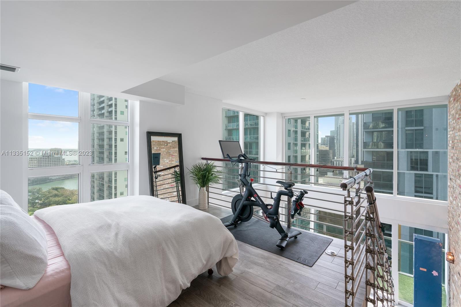 41 SE 5th St # 1302