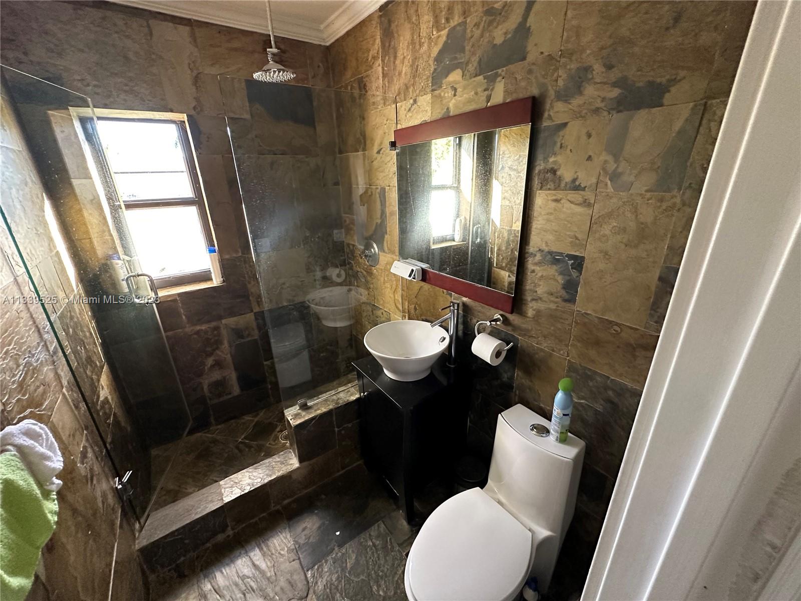 3800 NW 12th St Unit: main