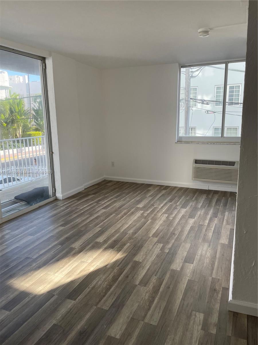 1255 Collins Ave # 207
