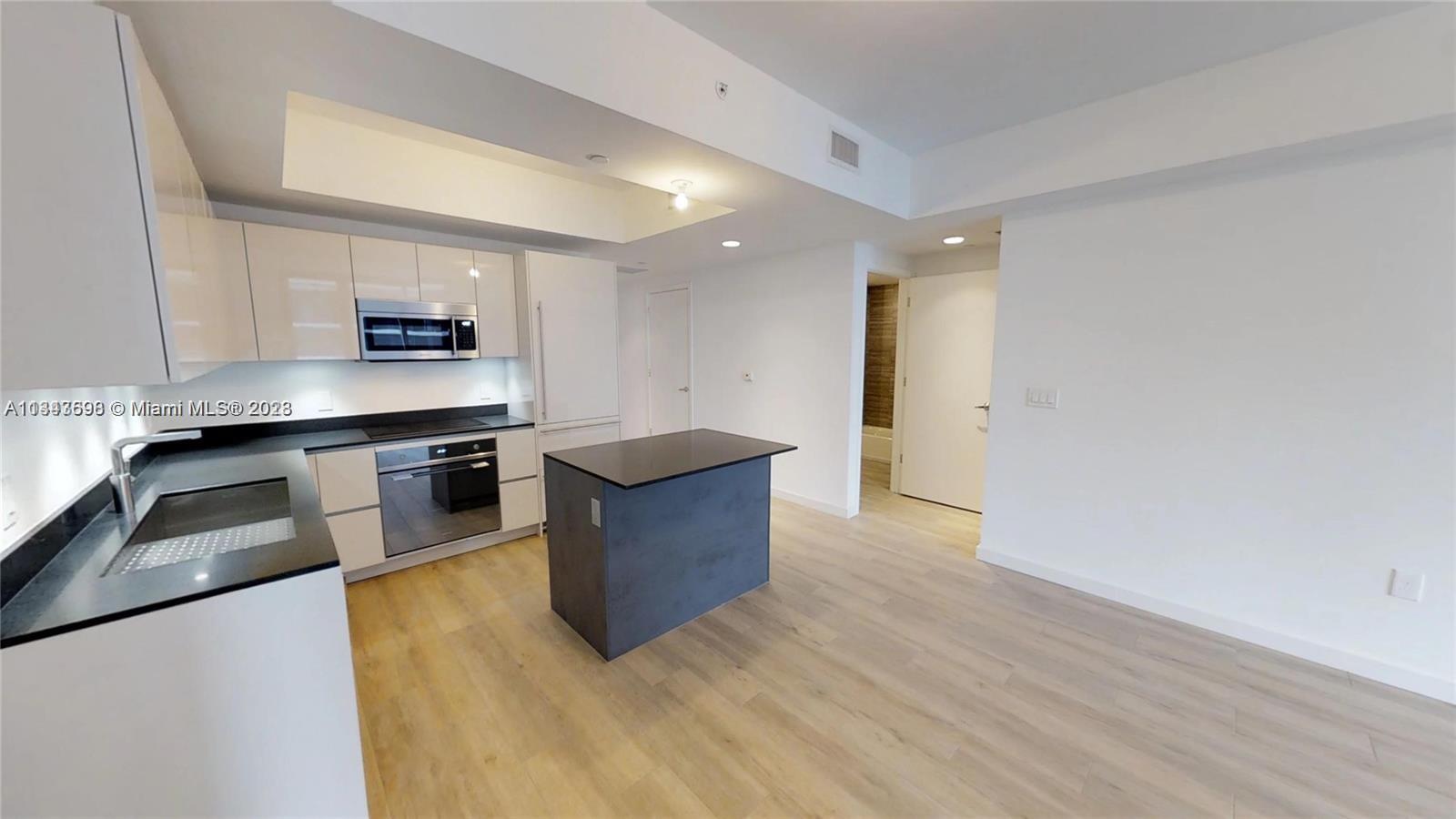 1010 Brickell Ave # 3209