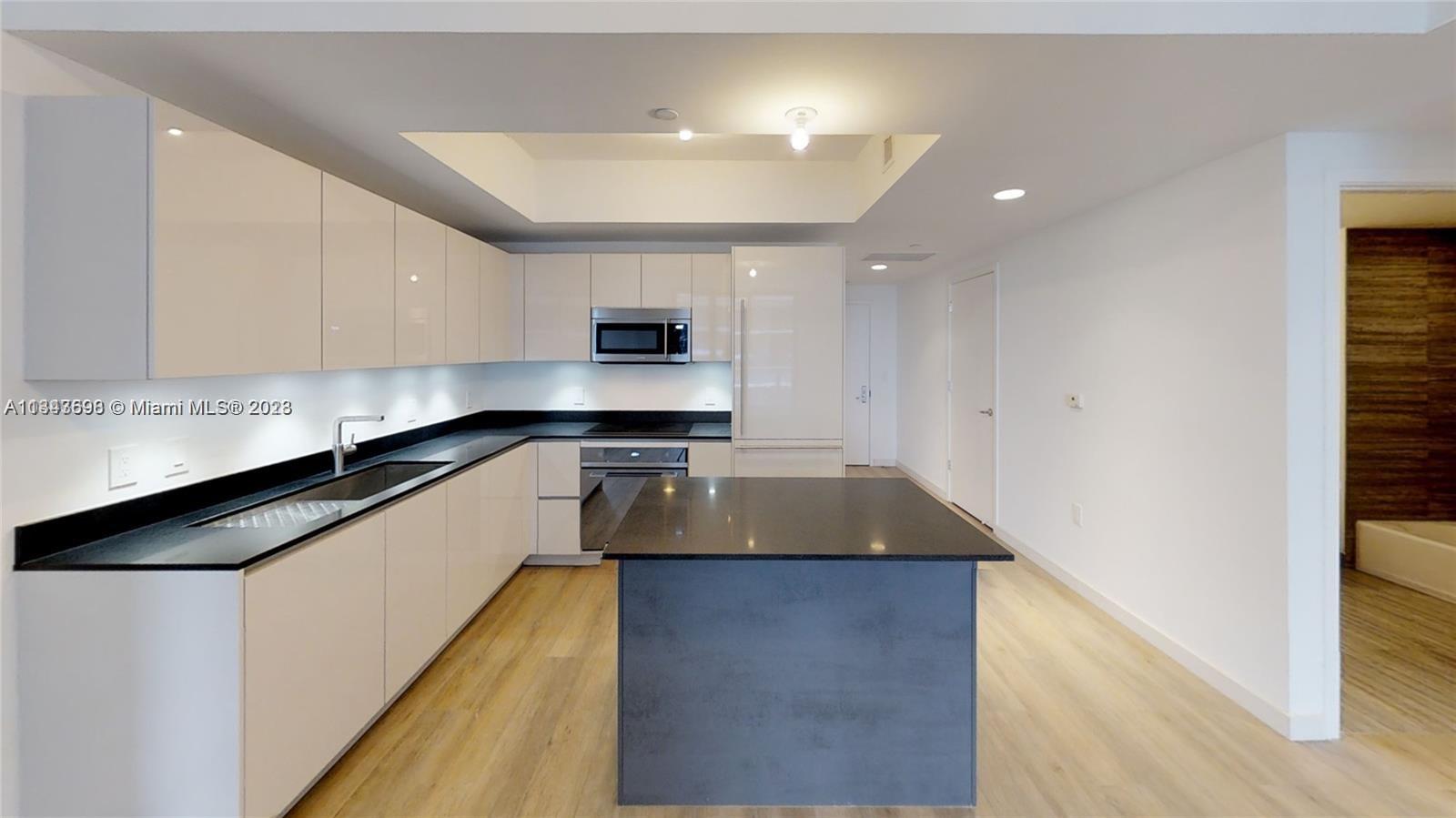 1010 Brickell Ave # 3209