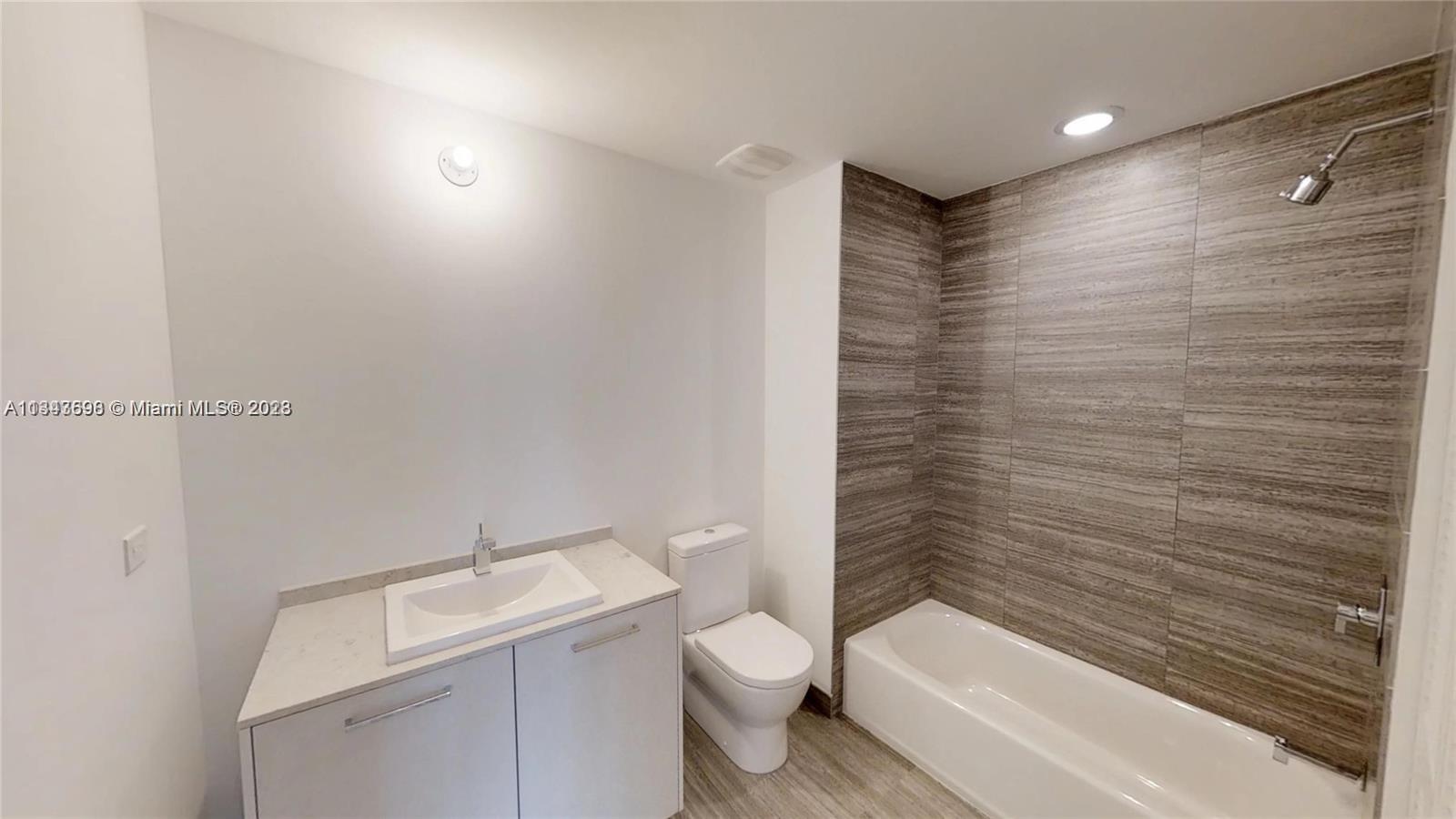 1010 Brickell Ave # 3209