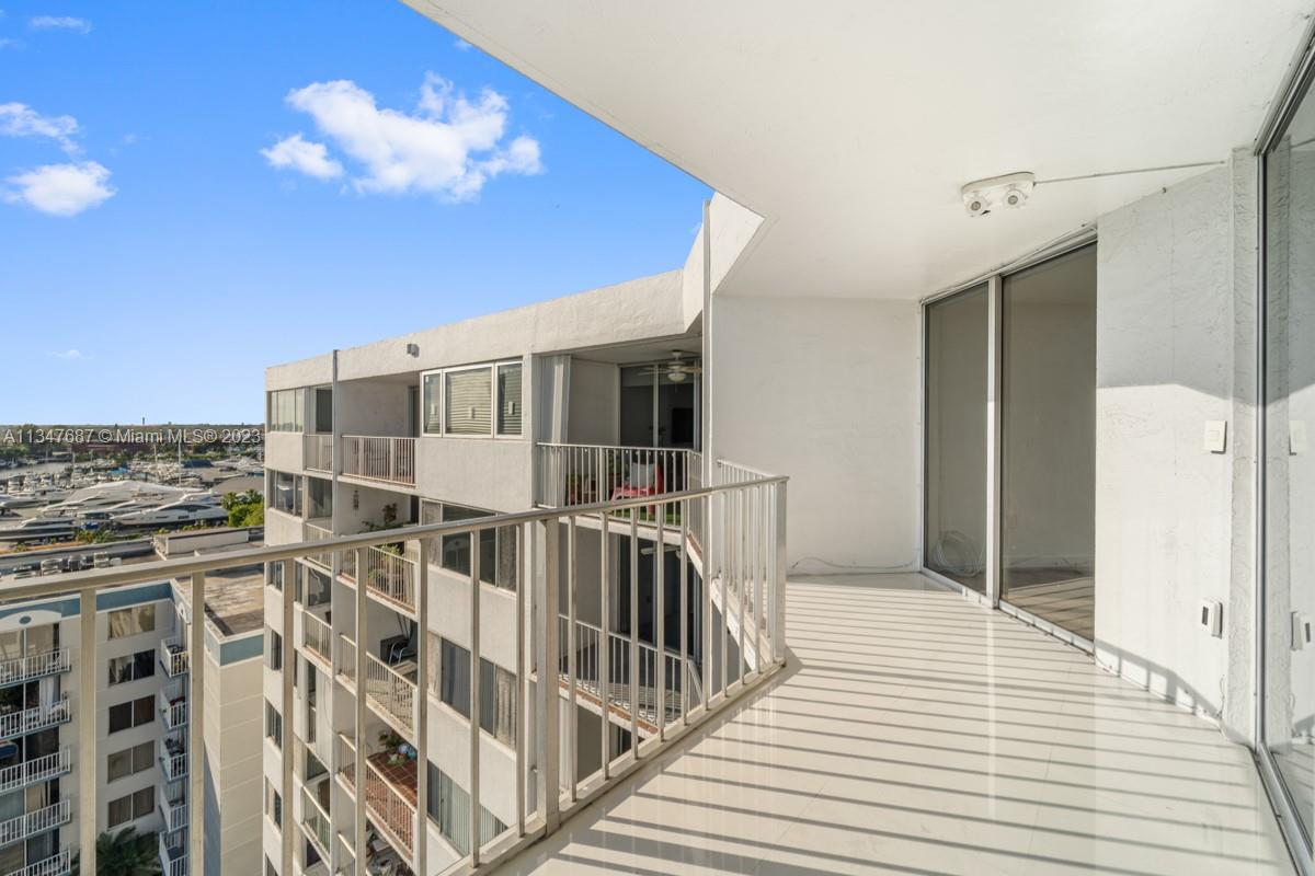 1700 NW N River Drive # 1004