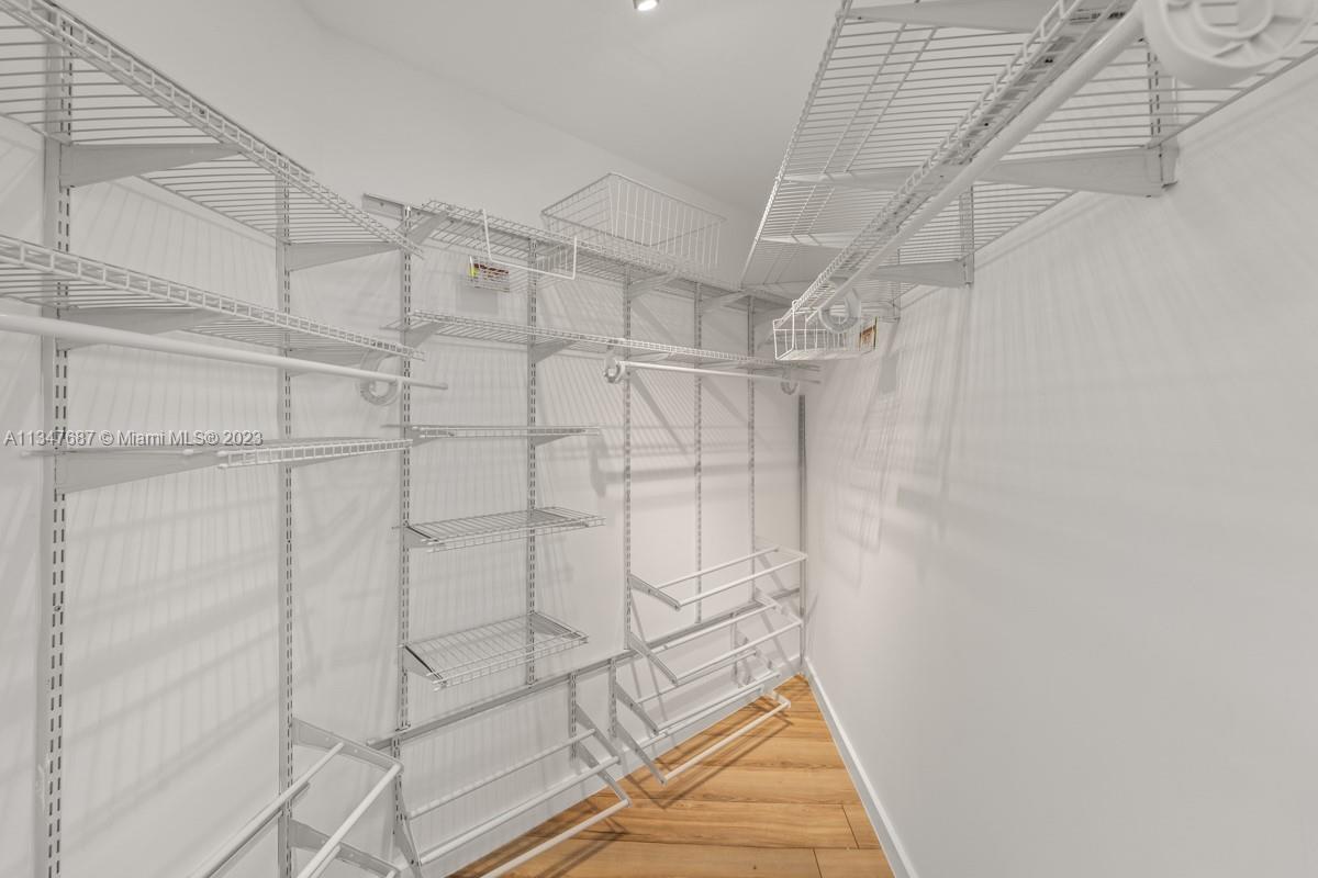 1700 NW N River Drive # 1004