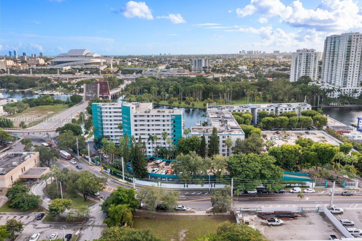 1700 NW N River Drive # 1004