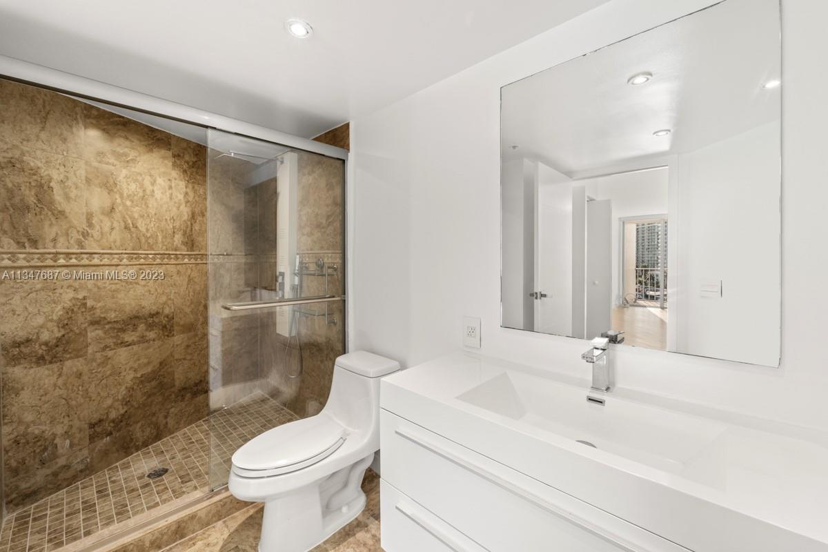 1700 NW N River Drive # 1004