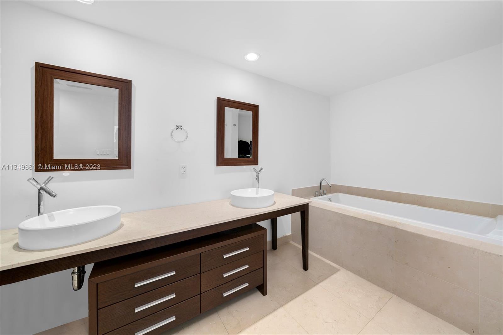 495 Brickell Ave # 1102
