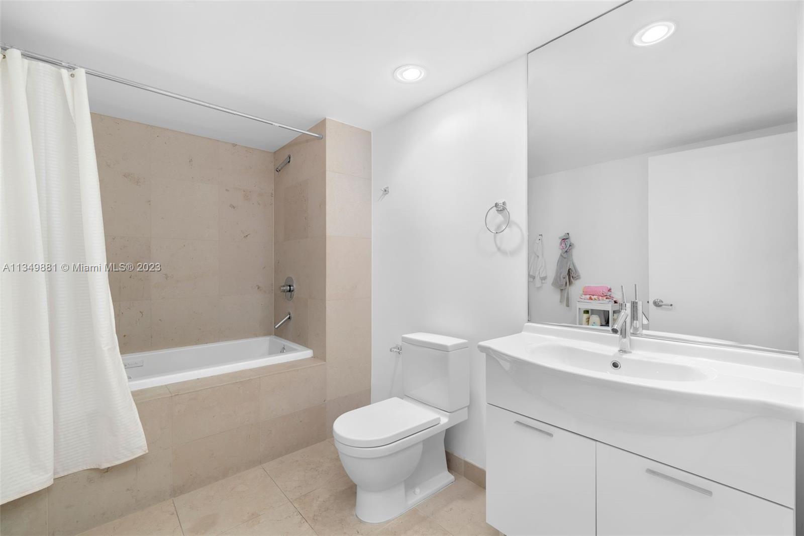 495 Brickell Ave # 1102