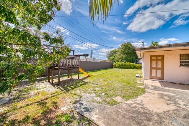 1000 NW 182nd St