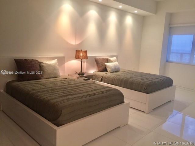 1100 Biscayne Blvd # 4903