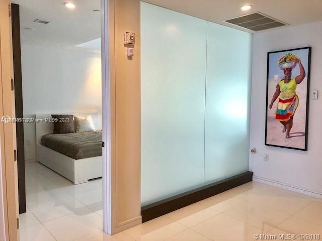 1100 Biscayne Blvd # 4903