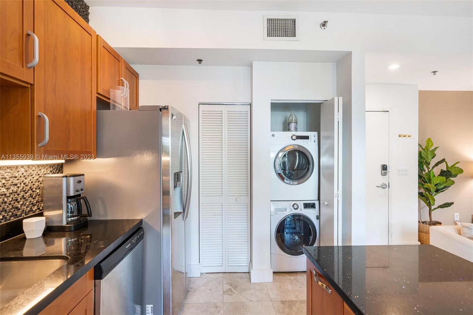 1545 Jefferson Ave # 106