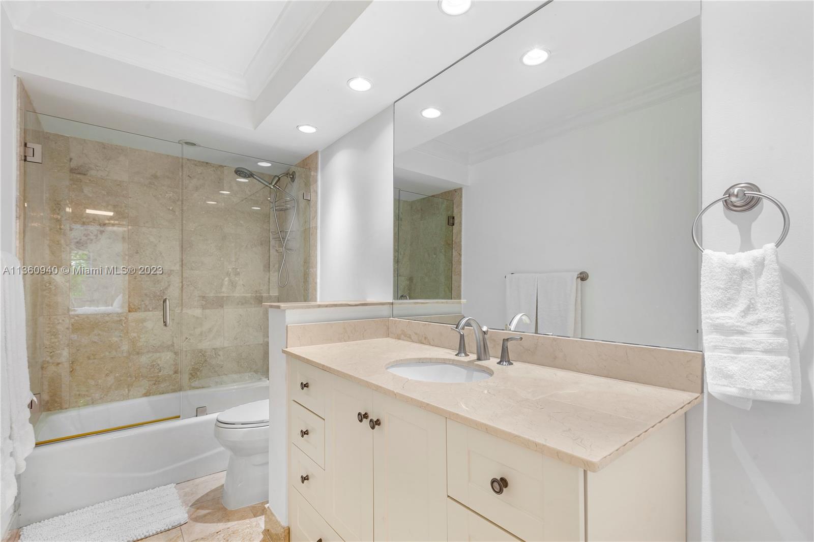 201 Jefferson Ave # 2B