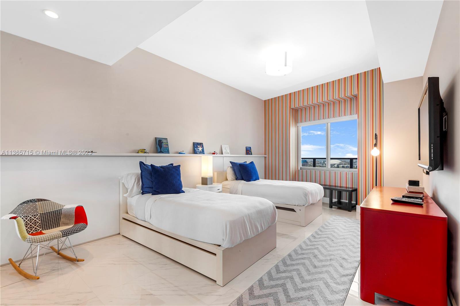 1100 Biscayne Blvd # 3203