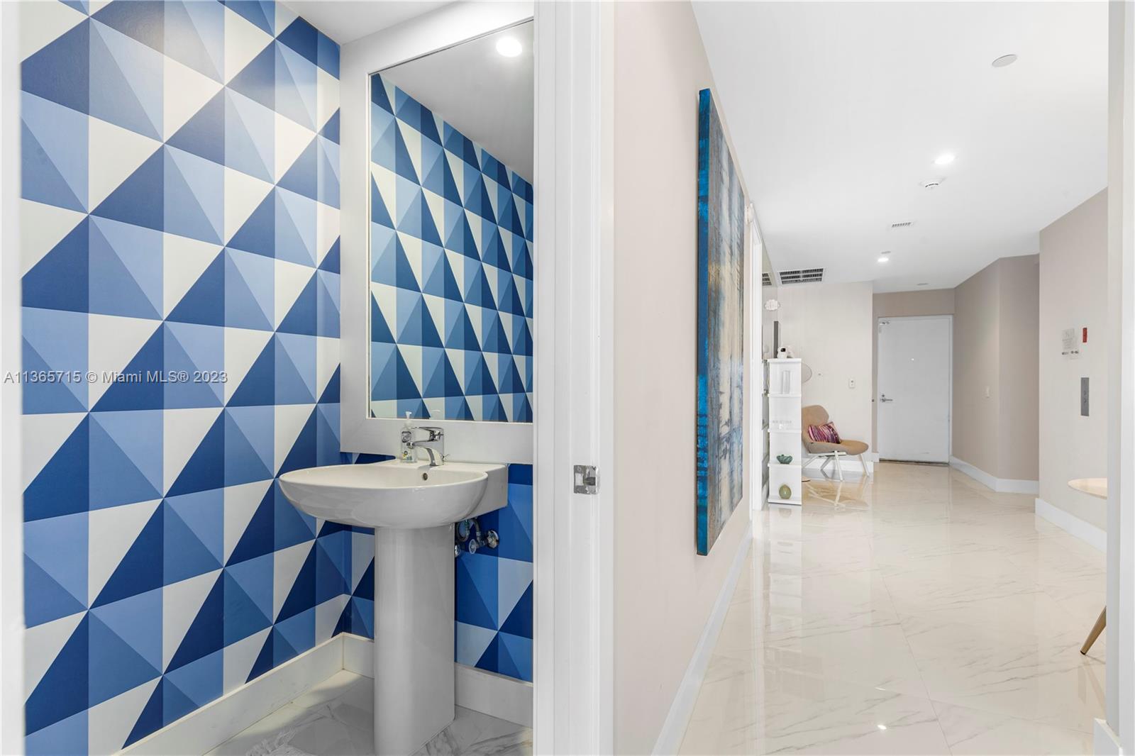 1100 Biscayne Blvd # 3203
