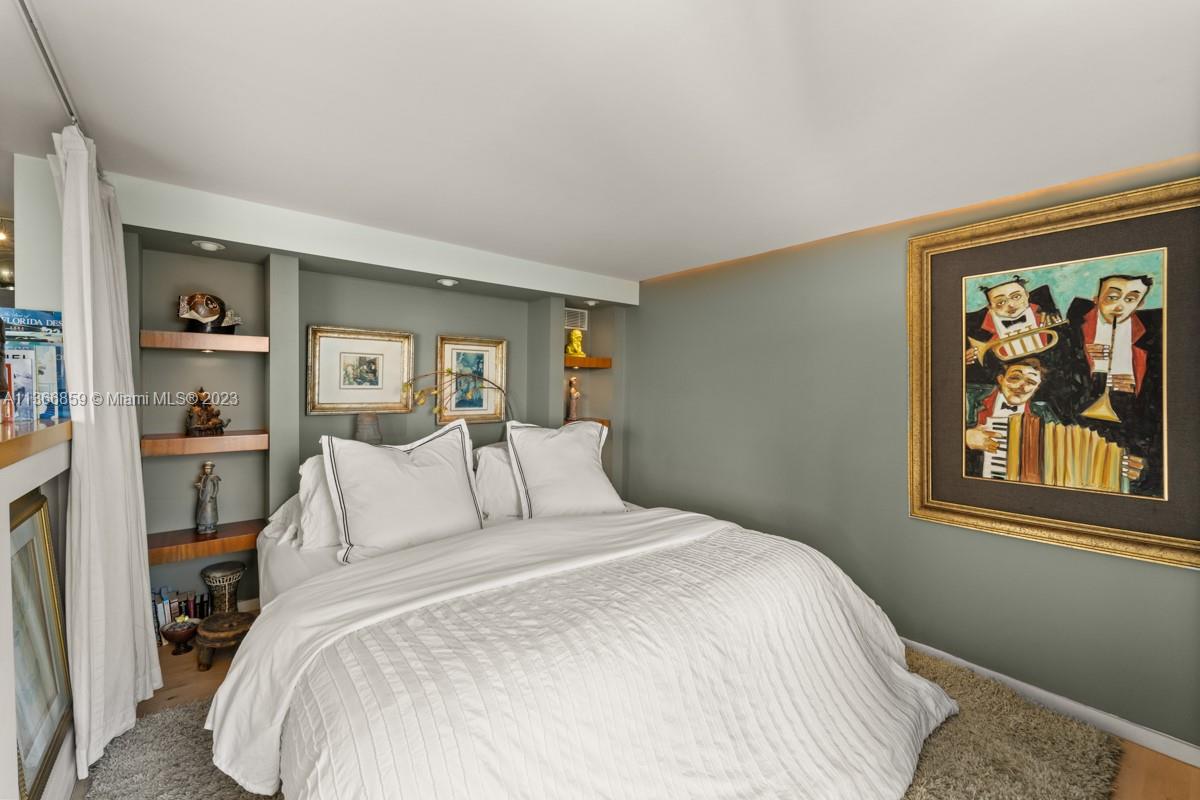 2350 NE 135th St # 808