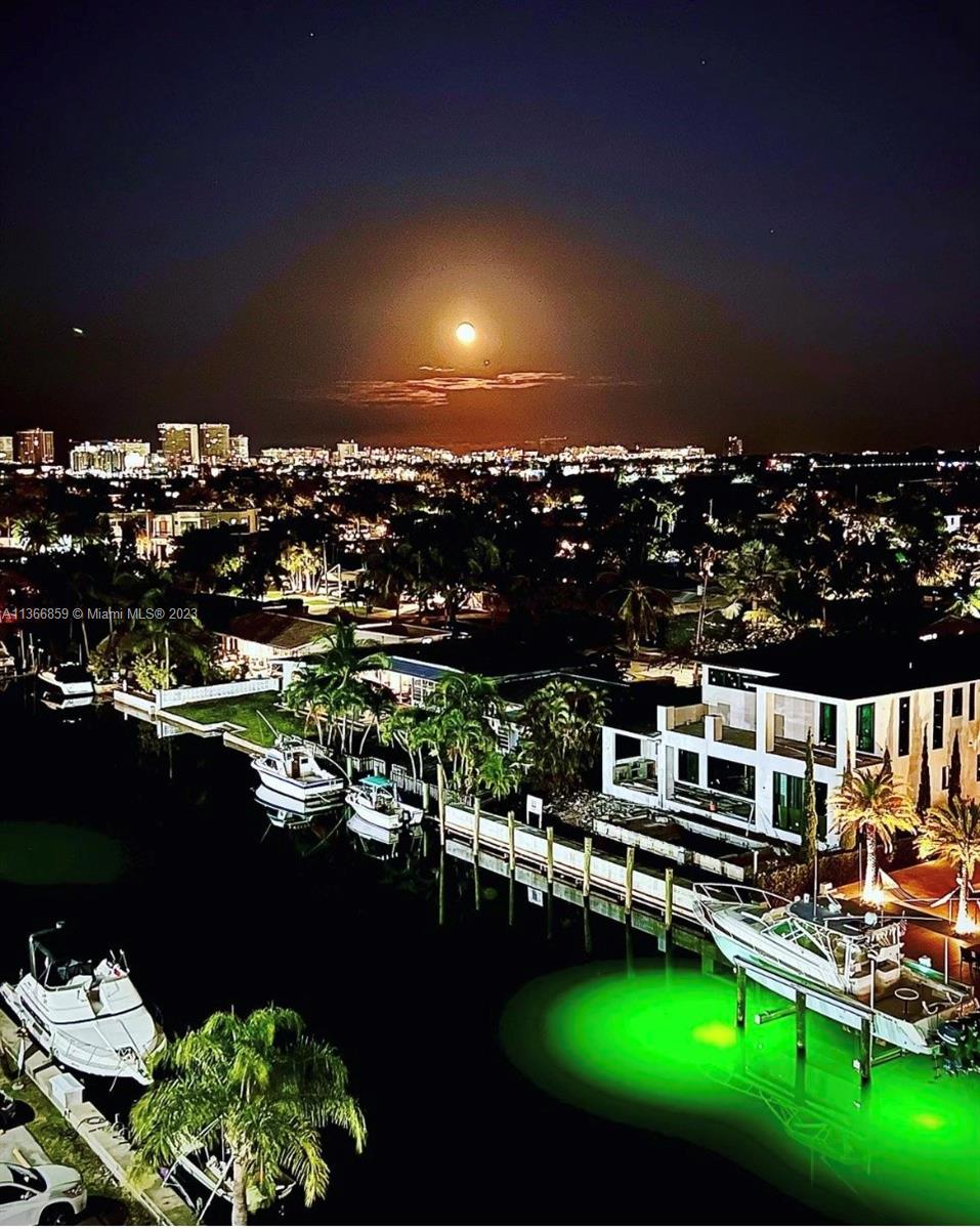 2350 NE 135th St # 808