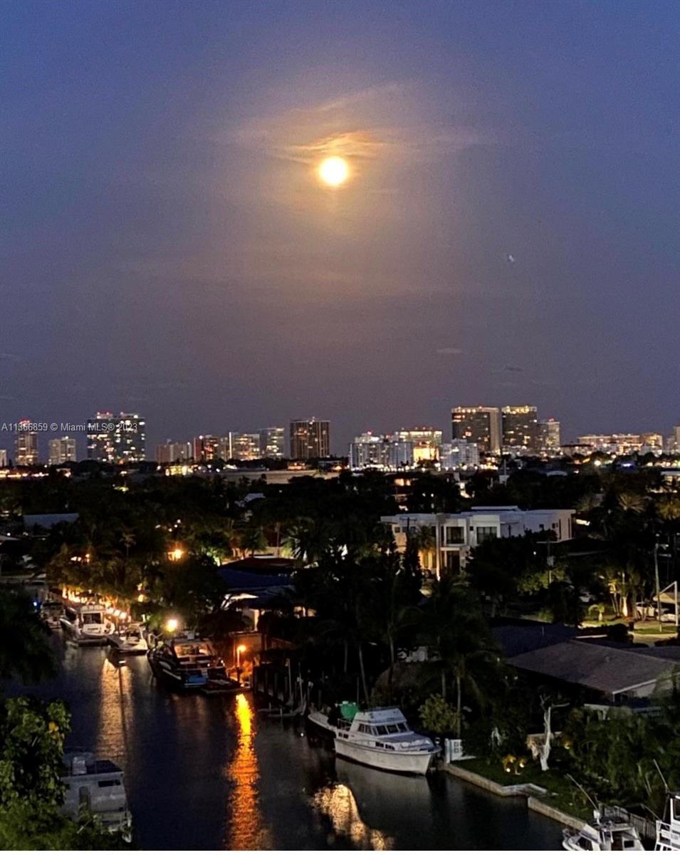 2350 NE 135th St # 808