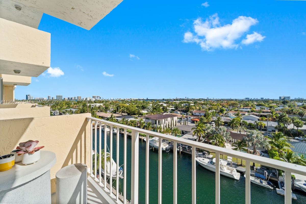 2350 NE 135th St # 808