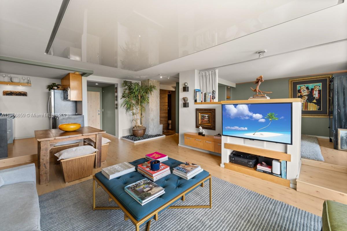 2350 NE 135th St # 808