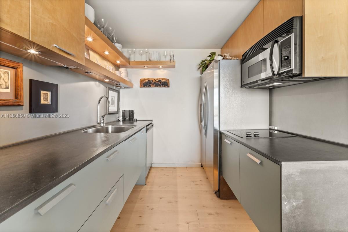 2350 NE 135th St # 808