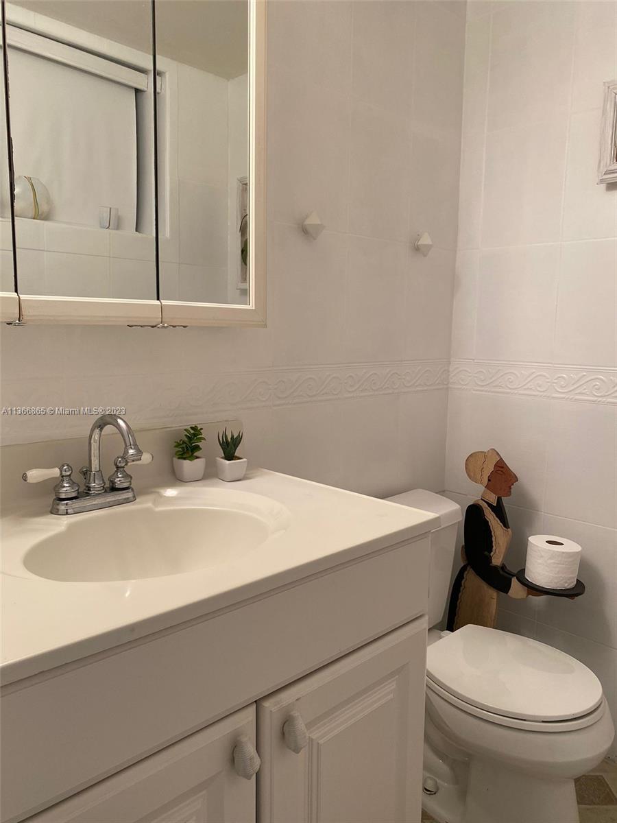821 Euclid Ave # 302
