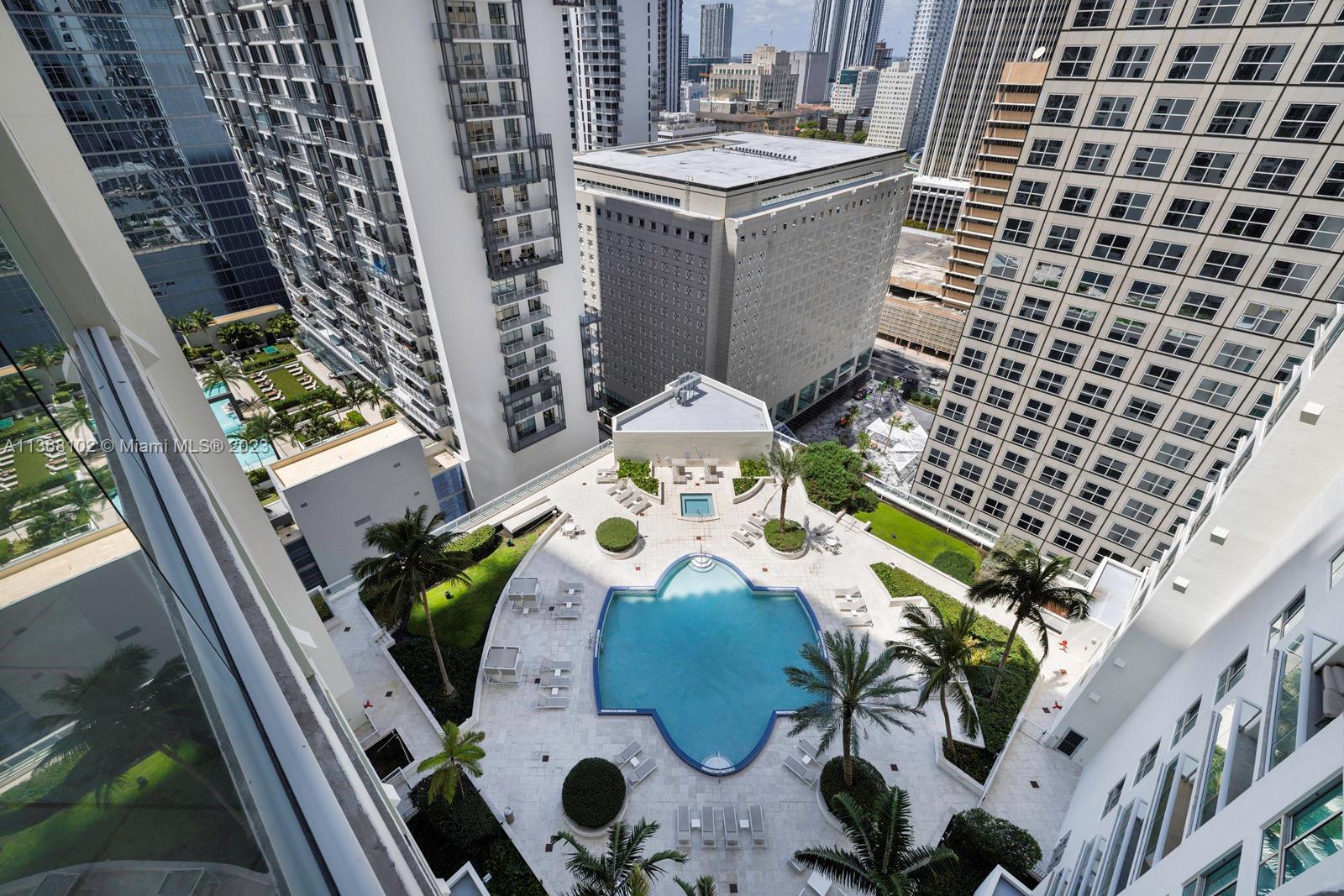 300 S Biscayne Blvd # 2305 Unit: T-2305