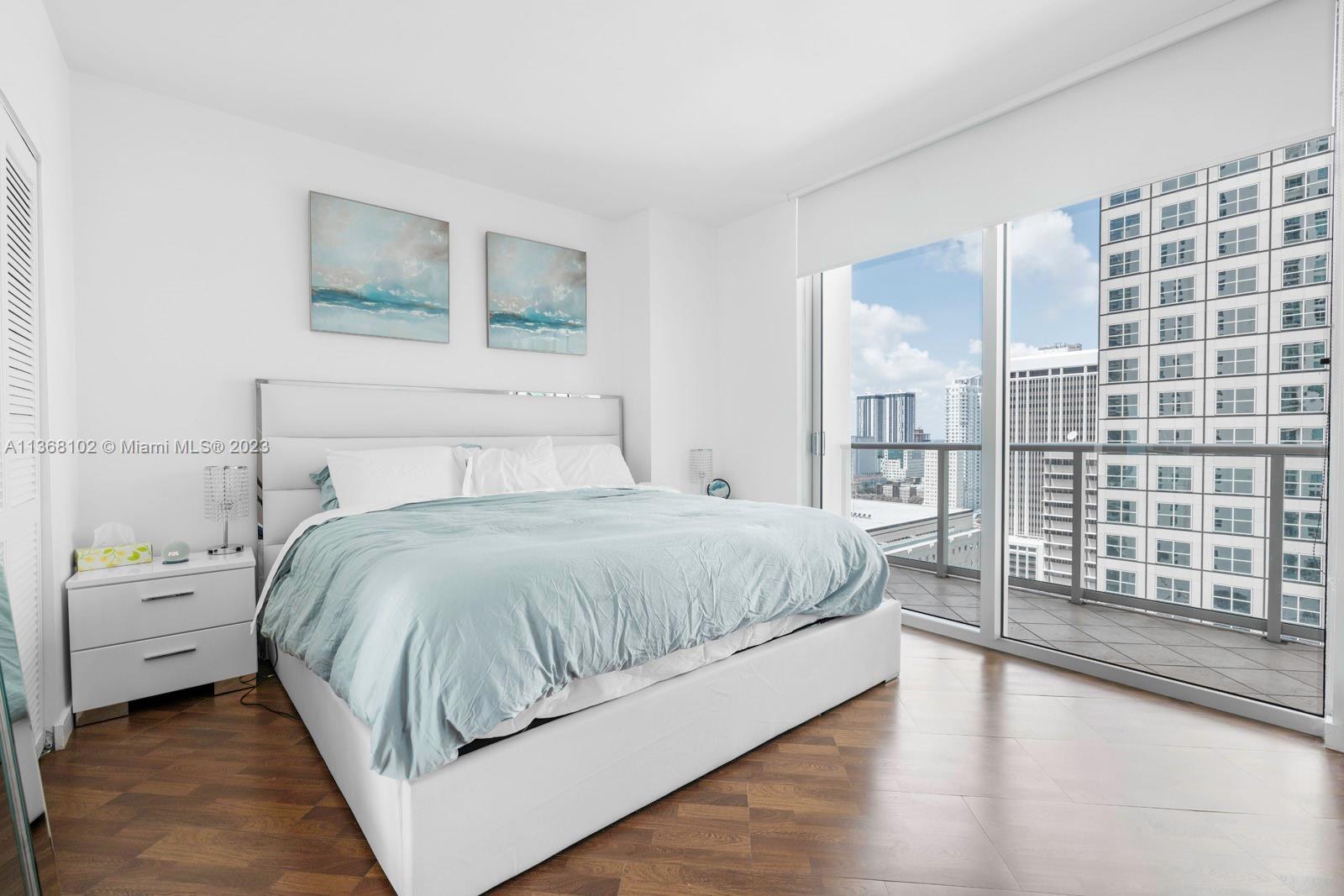 300 S Biscayne Blvd # 2305 Unit: T-2305