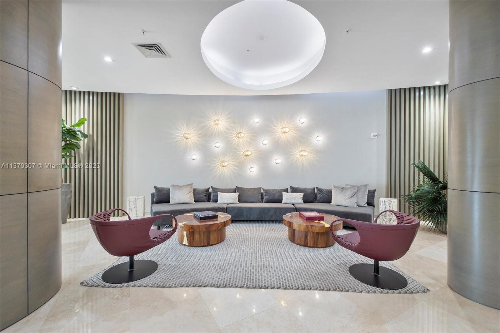 10275 Collins Ave # 922