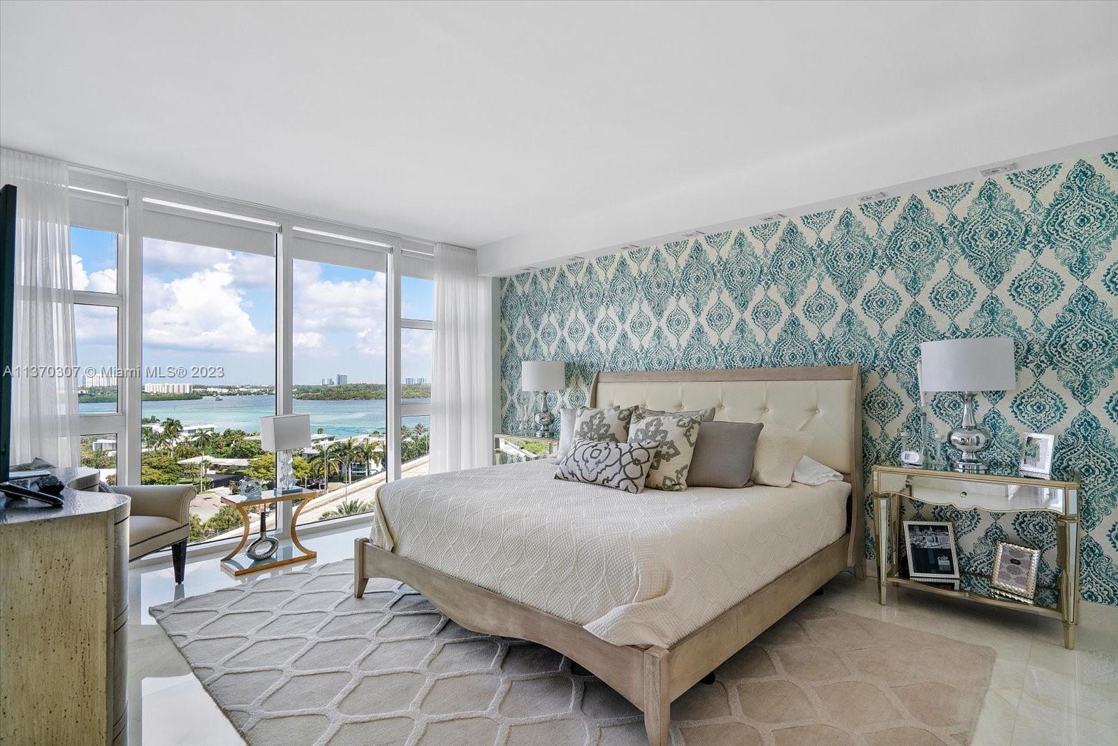10275 Collins Ave # 922
